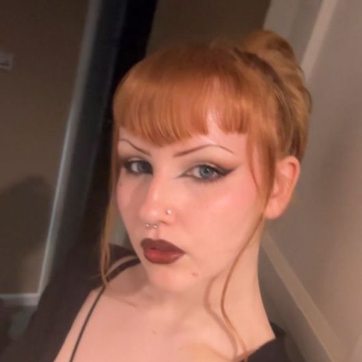 professional-cuddler-in-san-pedro-california-scarlet-gardens