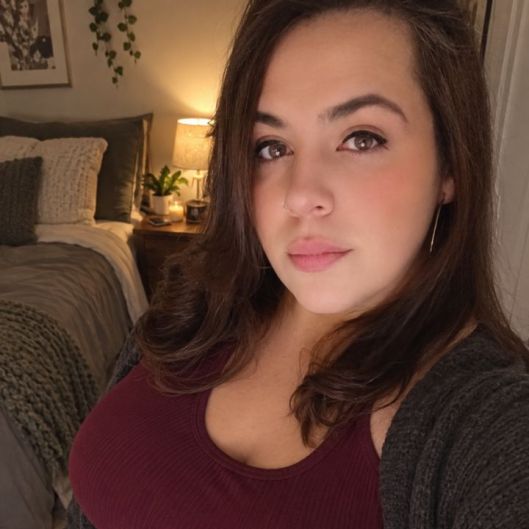 CurvyCuddlesXoX's picture 3 of 5