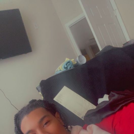 lightskincuddle