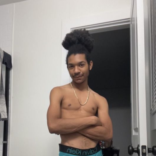 lightskincuddle's picture 3 of 10