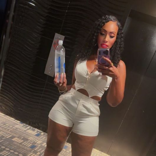 Nakina40's picture 2 of 3