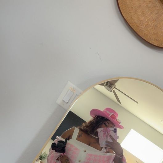 Sheria's picture 4 of 6