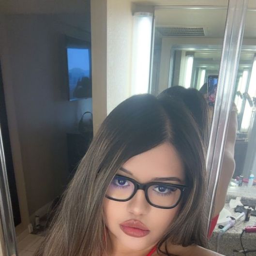 Yaniii Picture