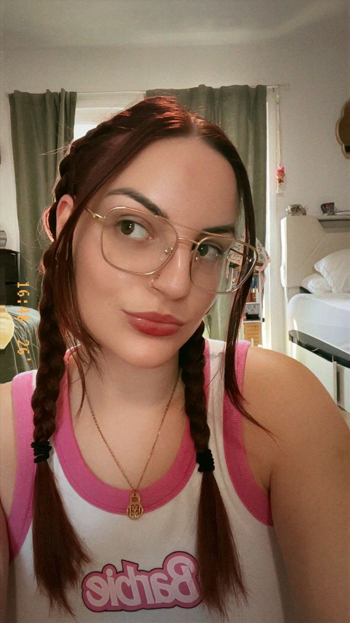 HunnyLips's picture 3 of 3