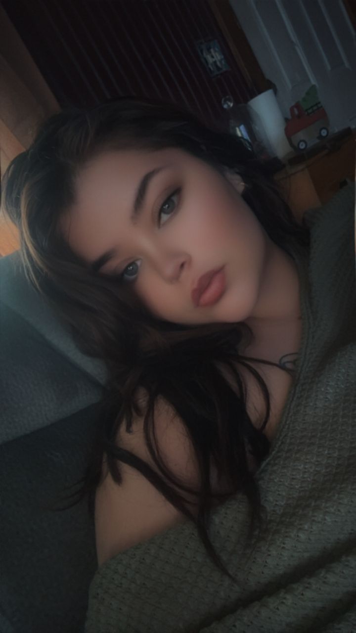 Hotcuddlesbabes's picture 2 of 5