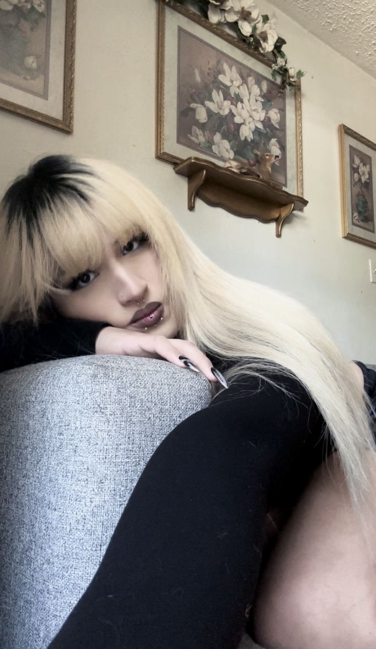 cuddleswithmiaa's picture 2 of 4