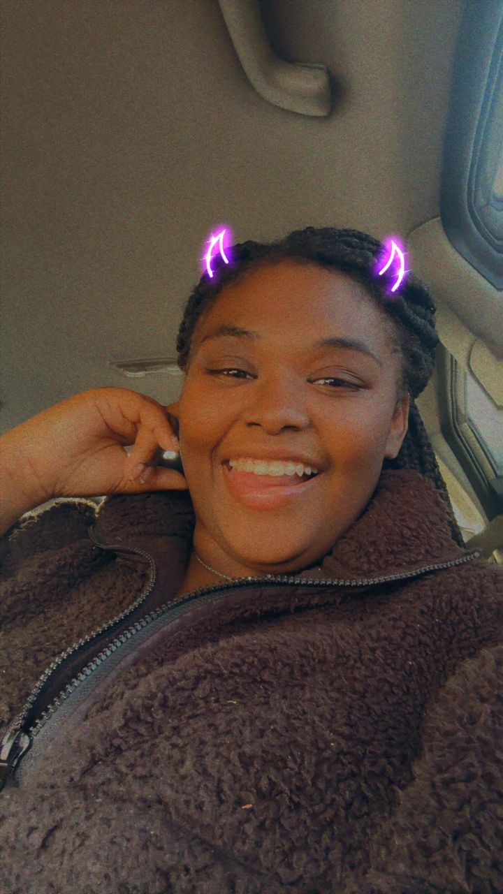 QueenAmoniee's picture 3 of 5