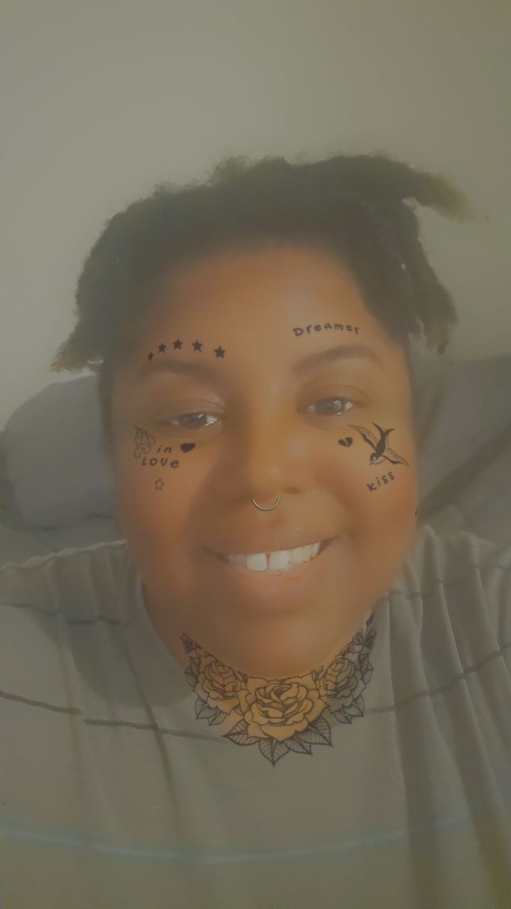 QueenDee20's picture 3 of 4