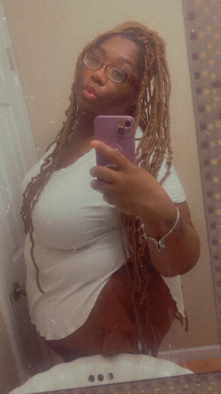 Emerald1990's picture 4 of 4
