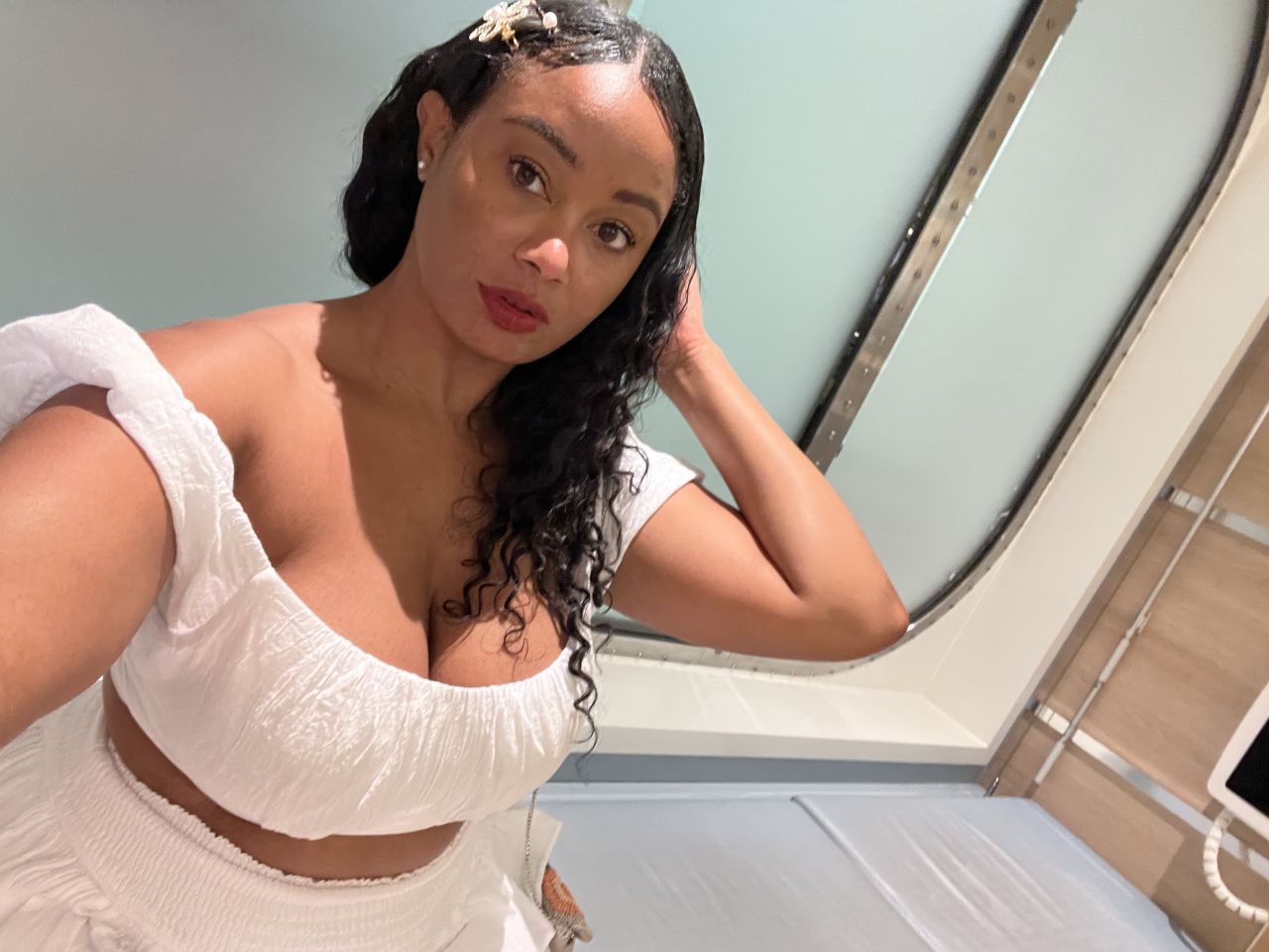 Yonibeauty's picture 2 of 5
