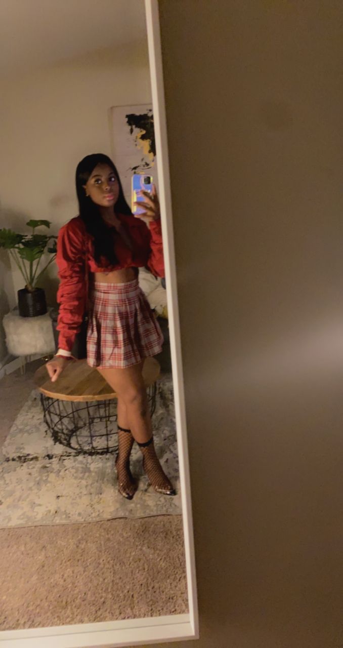 dreamgirlshyy's picture 3 of 3