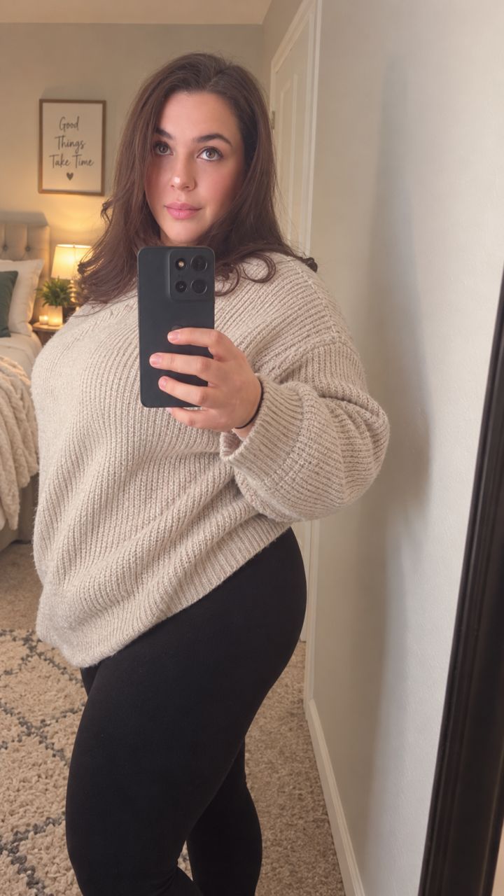 CurvyCuddlesXoX's picture 5 of 5
