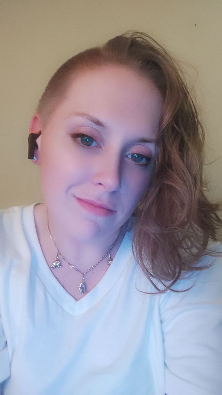 professional-cuddler-in-tampa-florida-msiconiccuddle