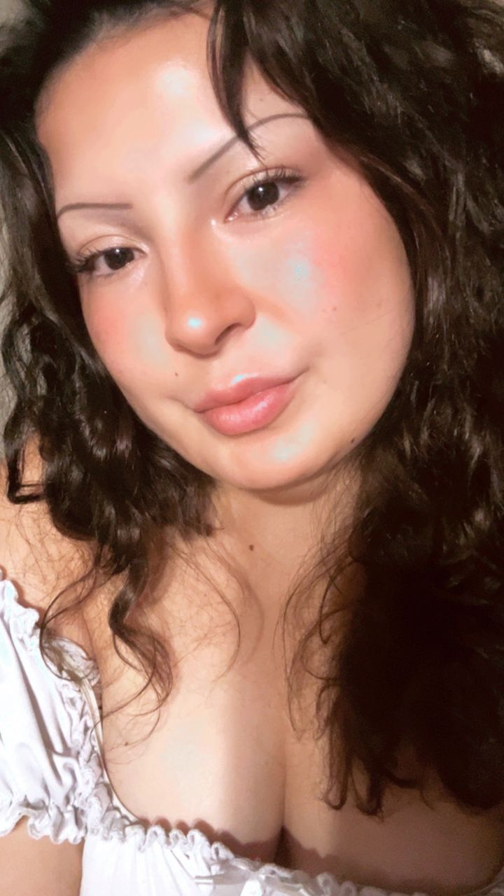 BiancaCuddless's picture 4 of 4