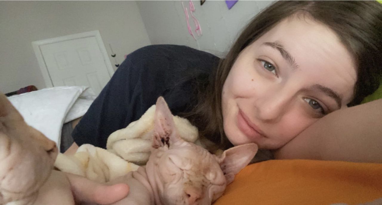 Kittycuddlesss's picture 3 of 4