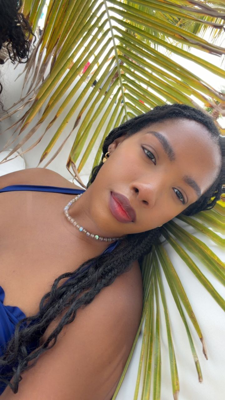Lavishly_nessa's picture 4 of 5