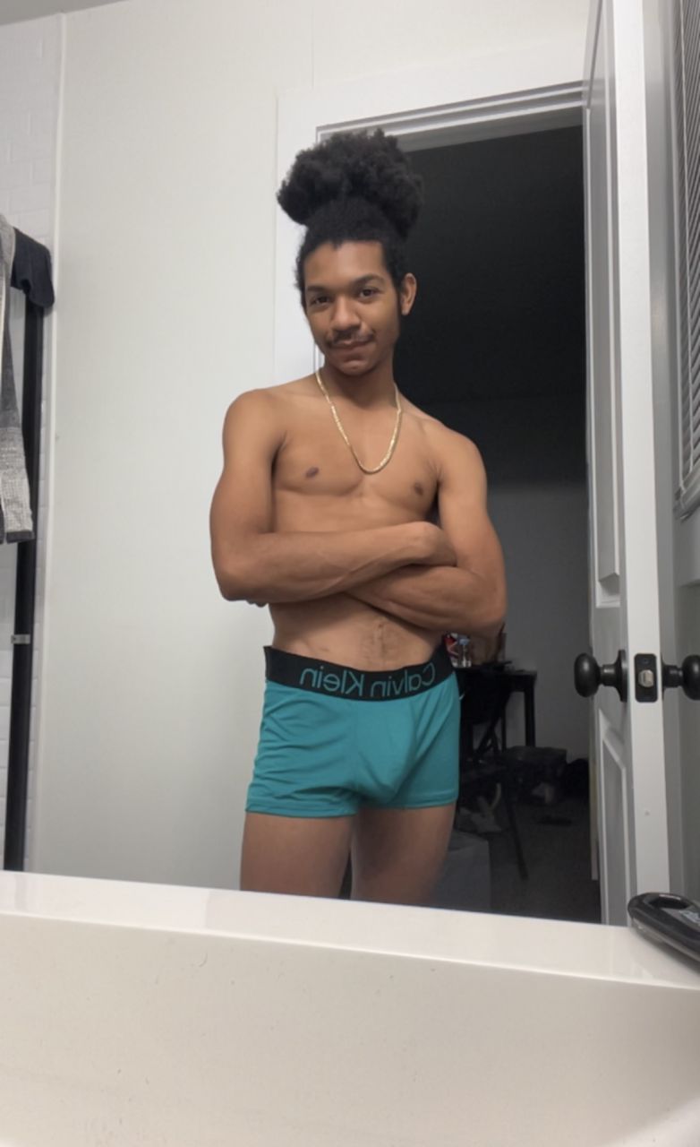 lightskincuddle's picture 3 of 10