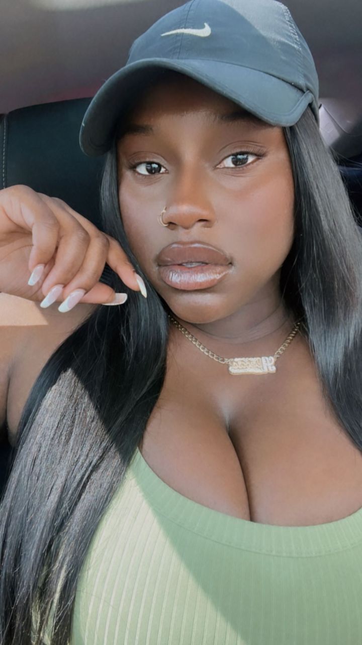 melaniee_'s picture 2 of 3