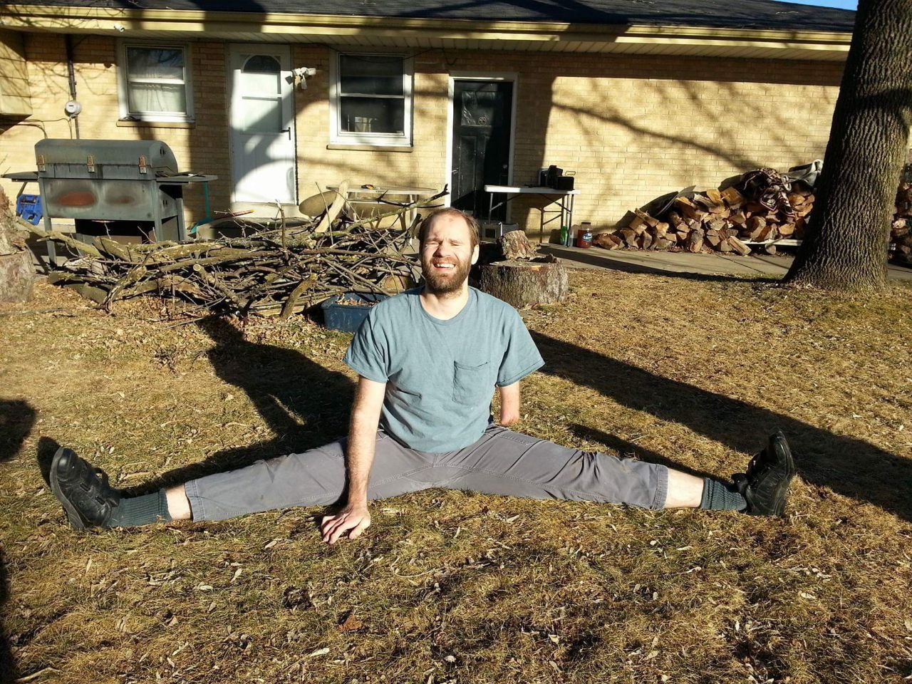 Contortion's picture 2 of 4