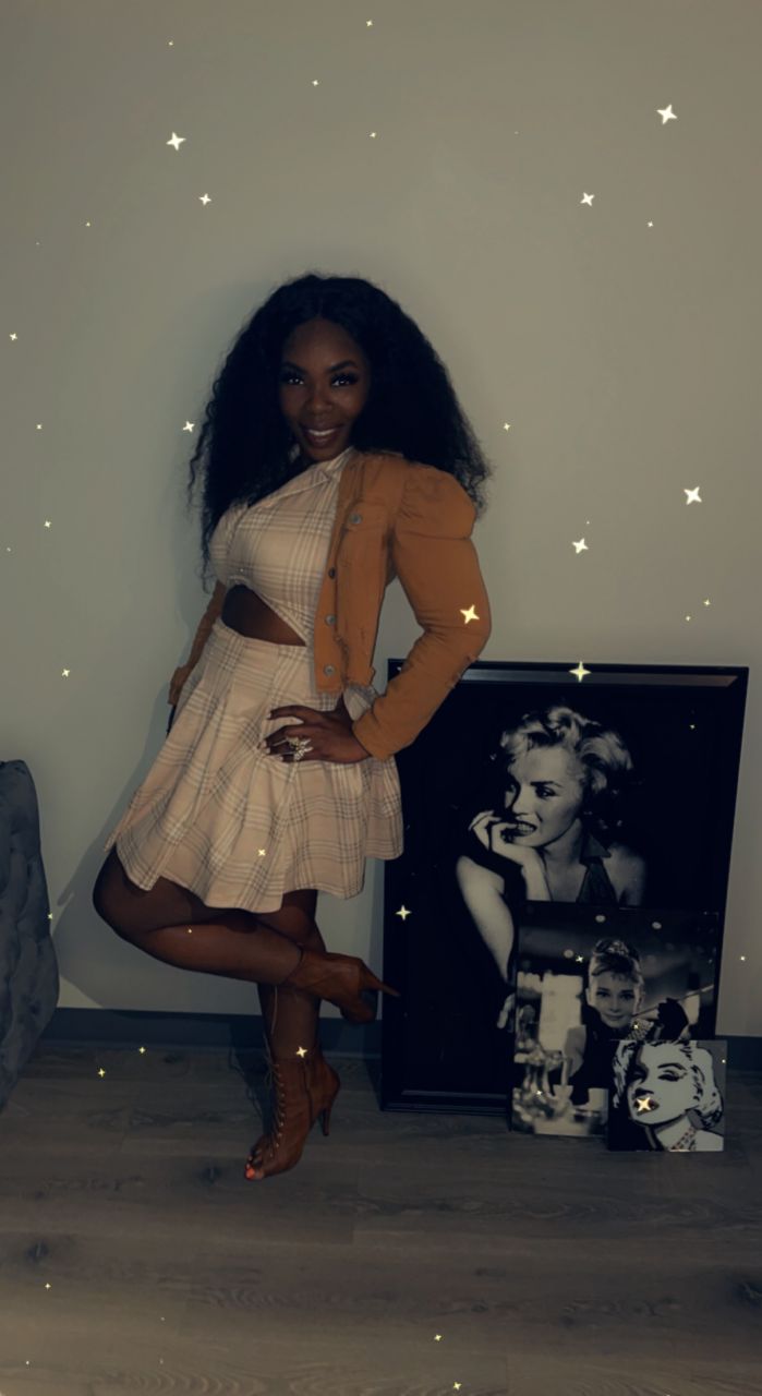 Lakita's picture 2 of 3