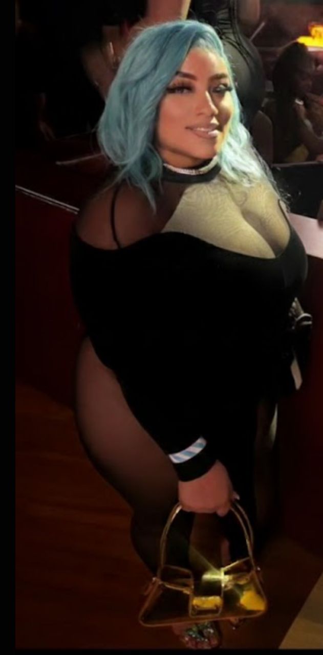 CuddleBeautyyy's picture 3 of 4
